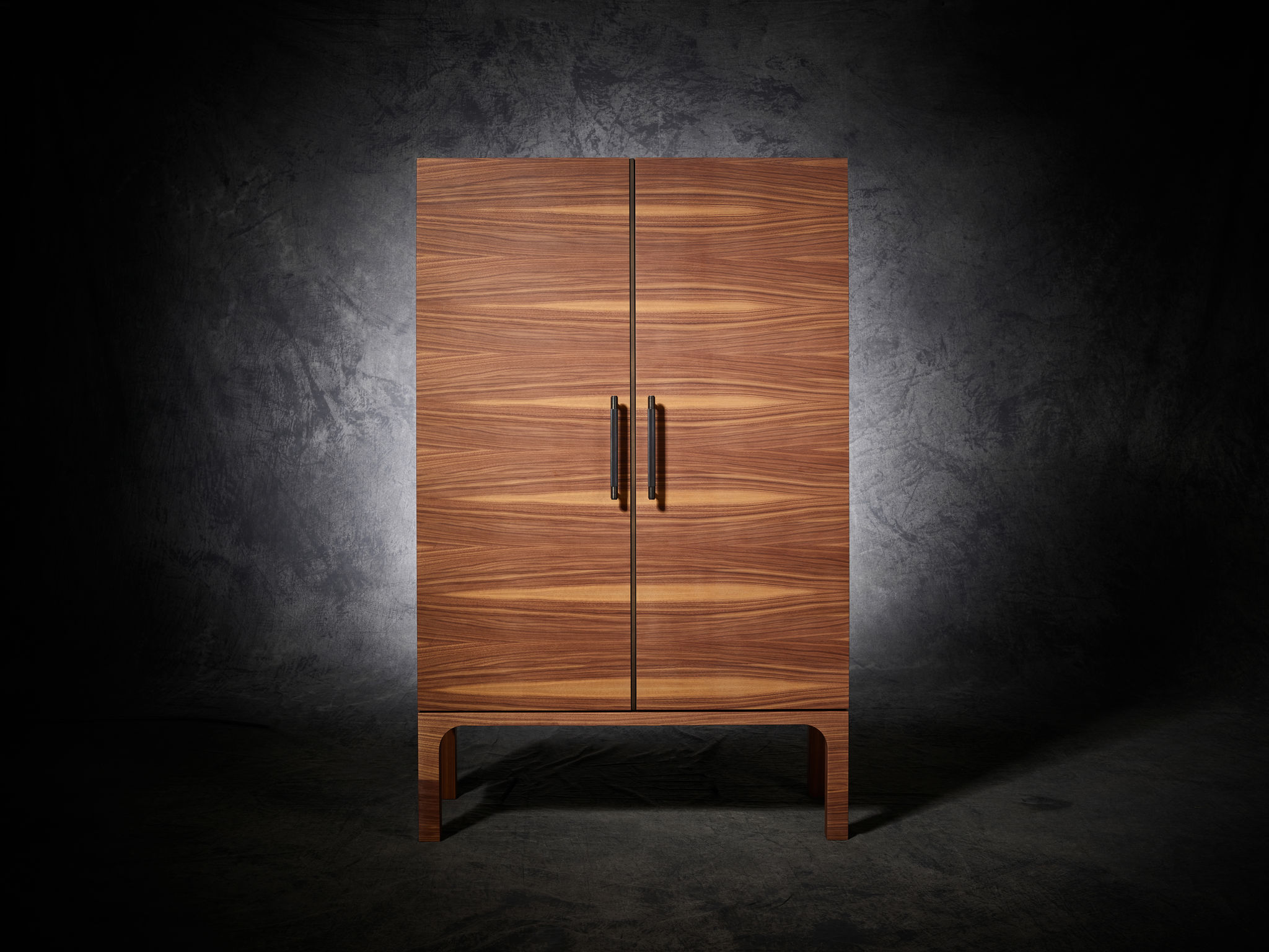 mayfair-schrank-nussbaum