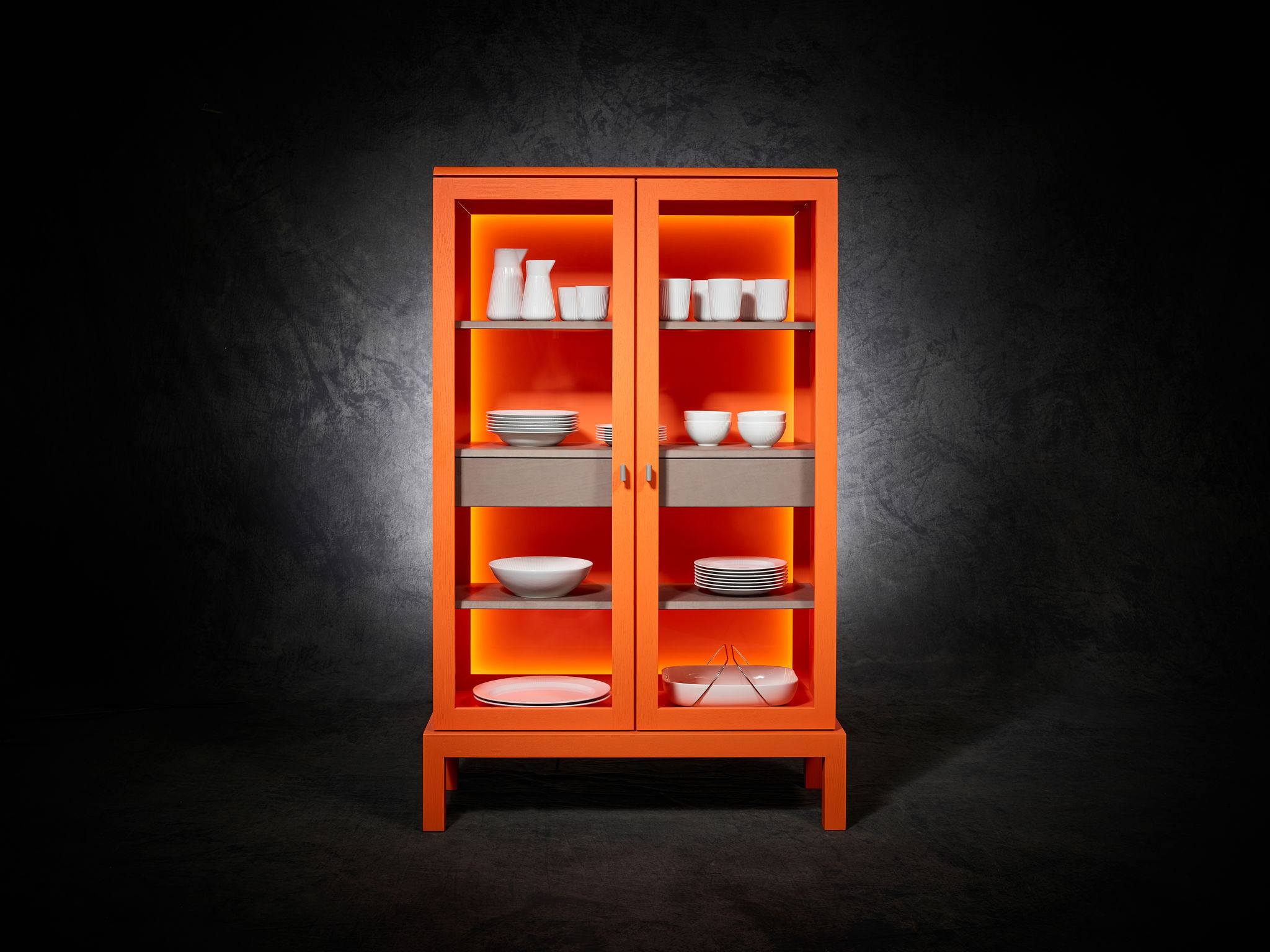 vitrine-hampton-pantone-orange